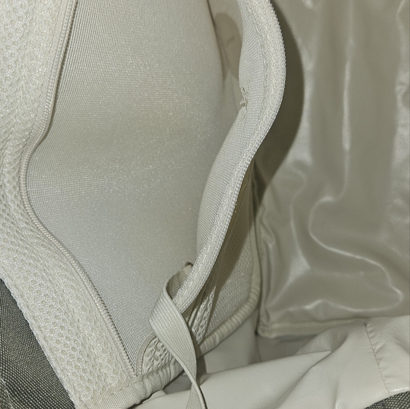 Canvelle medium crossbody tote, green, EUC - Picture 3 of 5